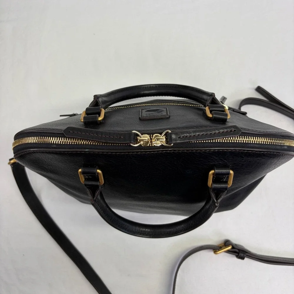 Dooney Bourke Leather Satchel Womens Medium Black Dome Crossbody Classic Chic